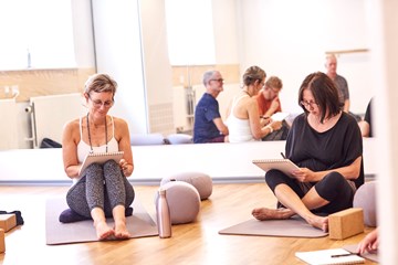 Yoga Uddannelsen i YOGA HUSET Aalborg - 2022